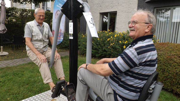 buiten fitness toestel 