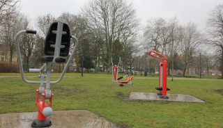 Eerste outdoor fitnesstoestellen geplaatst in Brugge