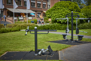 outdoor fitness equipment